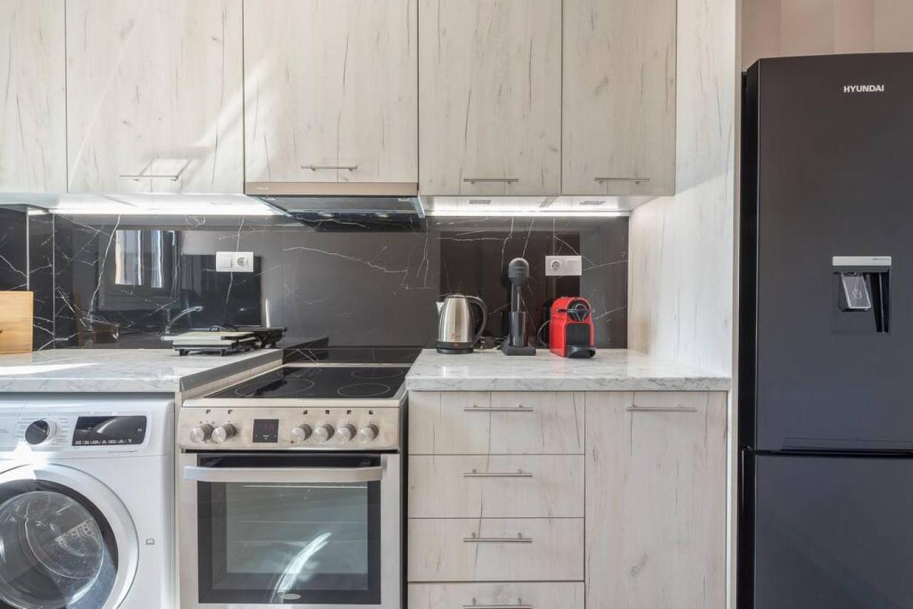 Central Mini Suite Атина Екстериор снимка